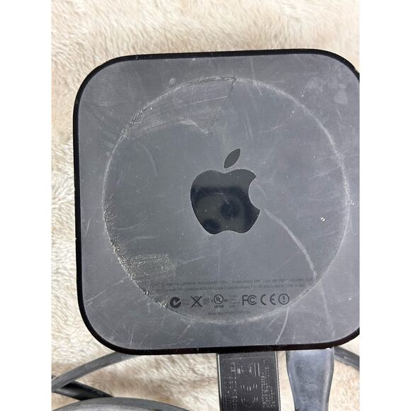 Apple TV HD Media Streamer 3rd Generation A1469 8GB with Remote, Power Cord - Picture 2 of 9